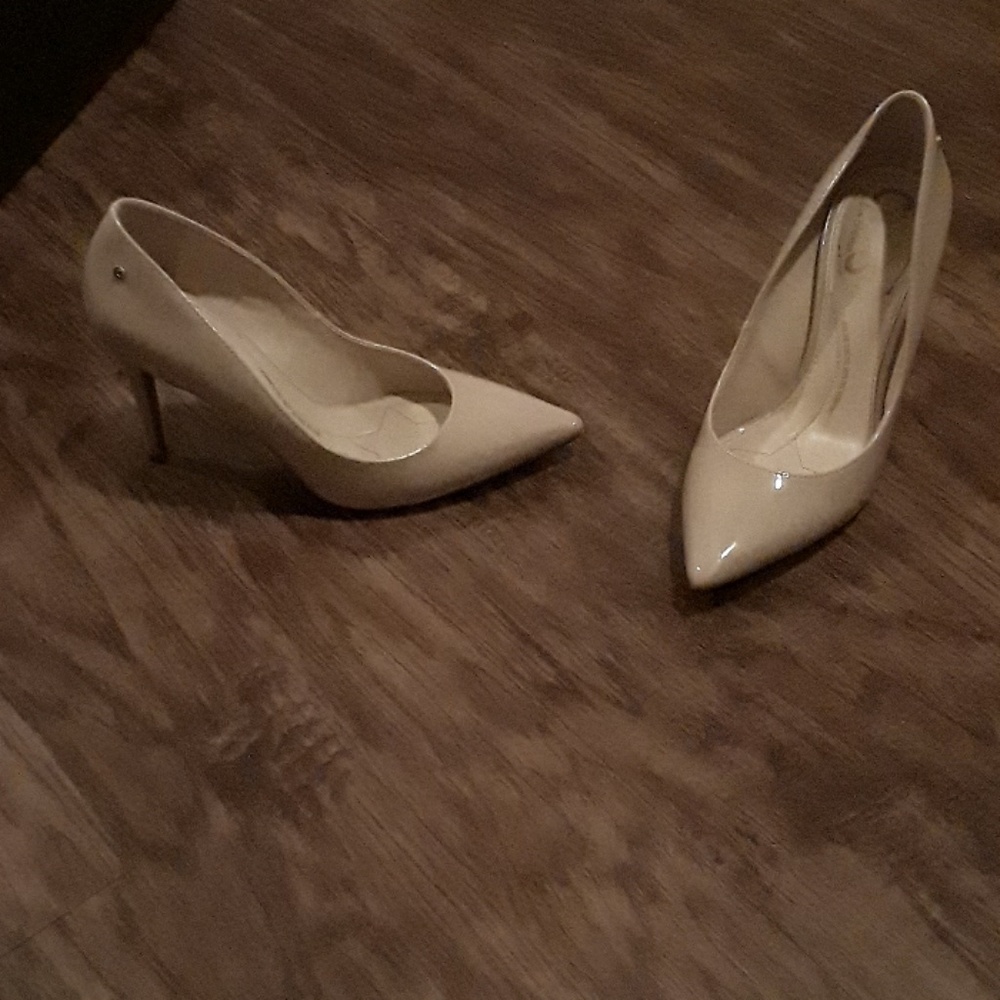 Shoes - Picture 2 of 4